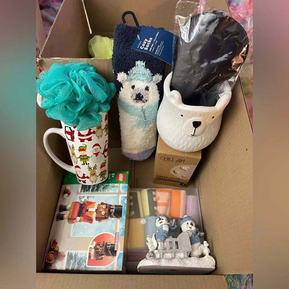 LARGE Amazon BEAUTY Box, Brand NEW 📦 🔥 NO JUNK, NO used products, 5 ⭐️ rating! - Picture 6 of 16